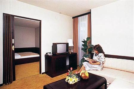 Laguna 3*